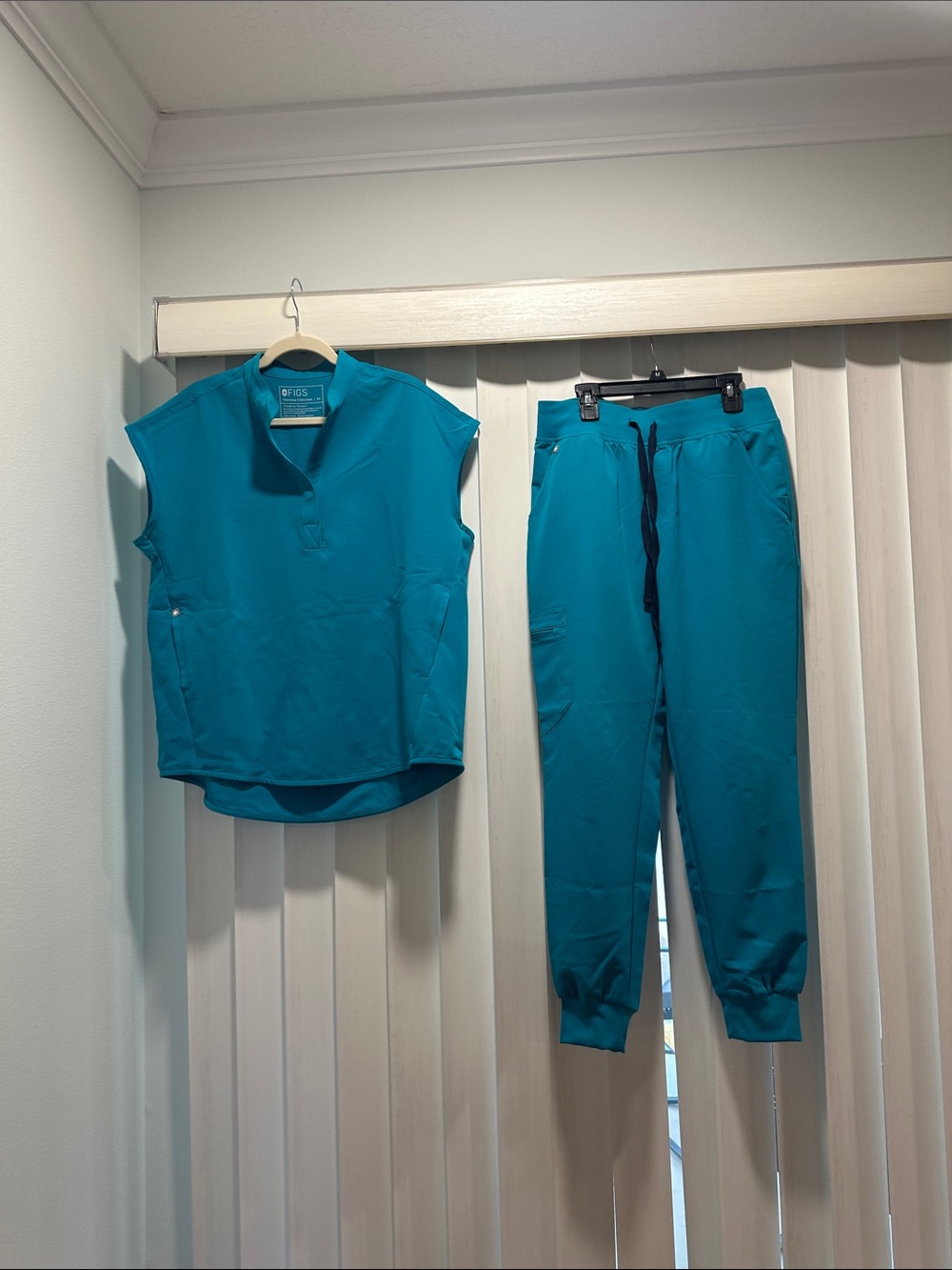 Figs Women's Teal Jogger Pants with Sleeveless Scrub Top